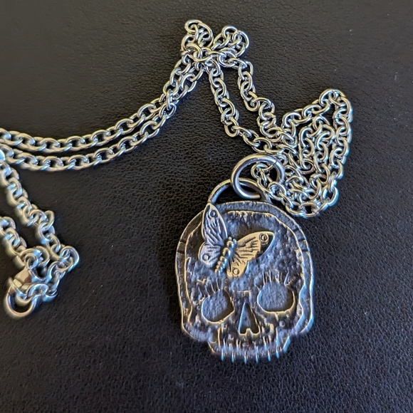 Super Cute Skull Pendant - Picture 2 of 4